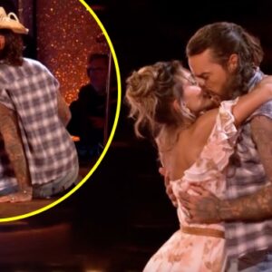 WATCH: KISS N TELL  Watch moment Pete Wicks ‘KISSES’ Jowita during VERY intimate performance amid ROMANCE rumours