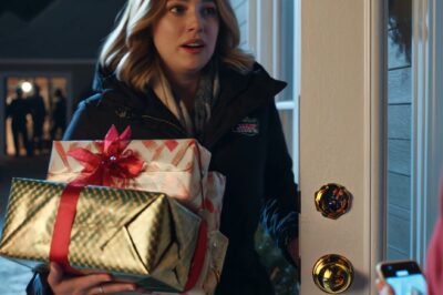 “I Came Home For The Holidays, But Mom Opened The Door And Said, “You Weren’t Invited -This Is For Family Only.” I Turned Around Without A Word. Minutes Later, My Sister Texted, “Don’t Take It Personally… You Know How You Are.” I Smiled, Froze The Joint Account, Canceled The Utility Payments, And Cut Off Every Card. By Morning, My Voicemail Was Full-And The Family Group Chat Was On Fire…”